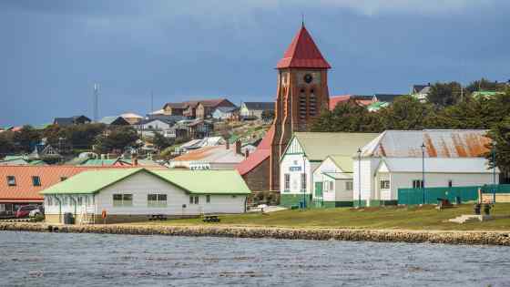 Argentina ready to boost flights to Falklands, says foreign minister